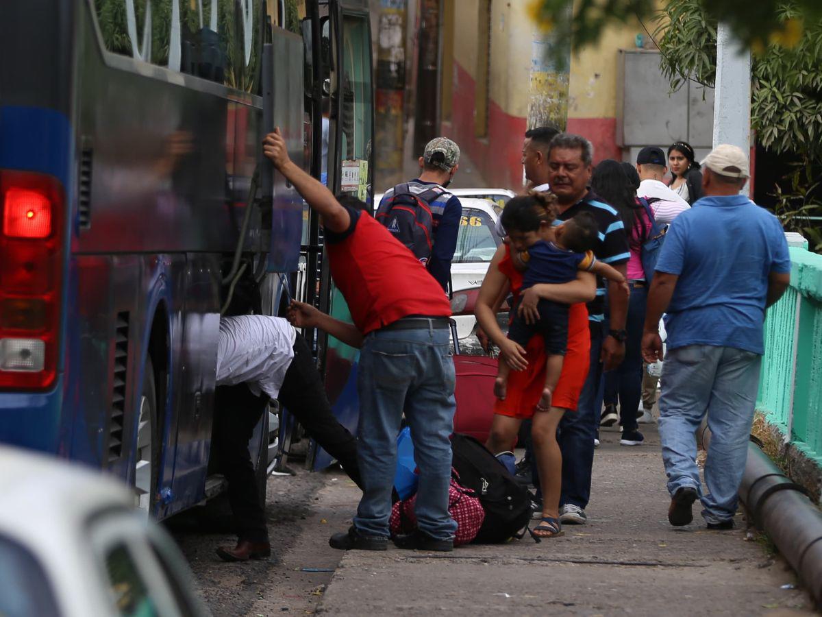 Capitalinos retornan a la ciudad después de las fiestas de fin de año