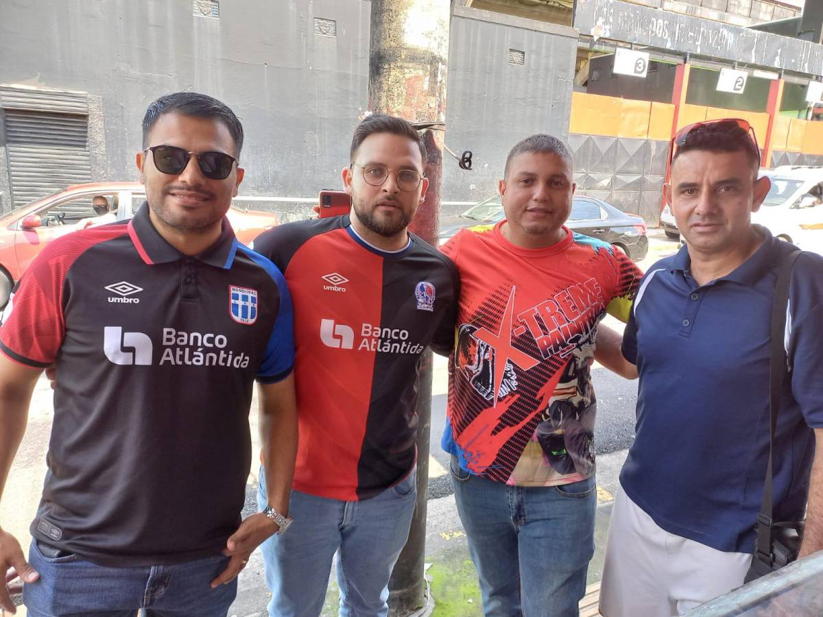 Aficionados del Olimpia listos en el Morera Soto para disfrutar la final contra Alajuelense