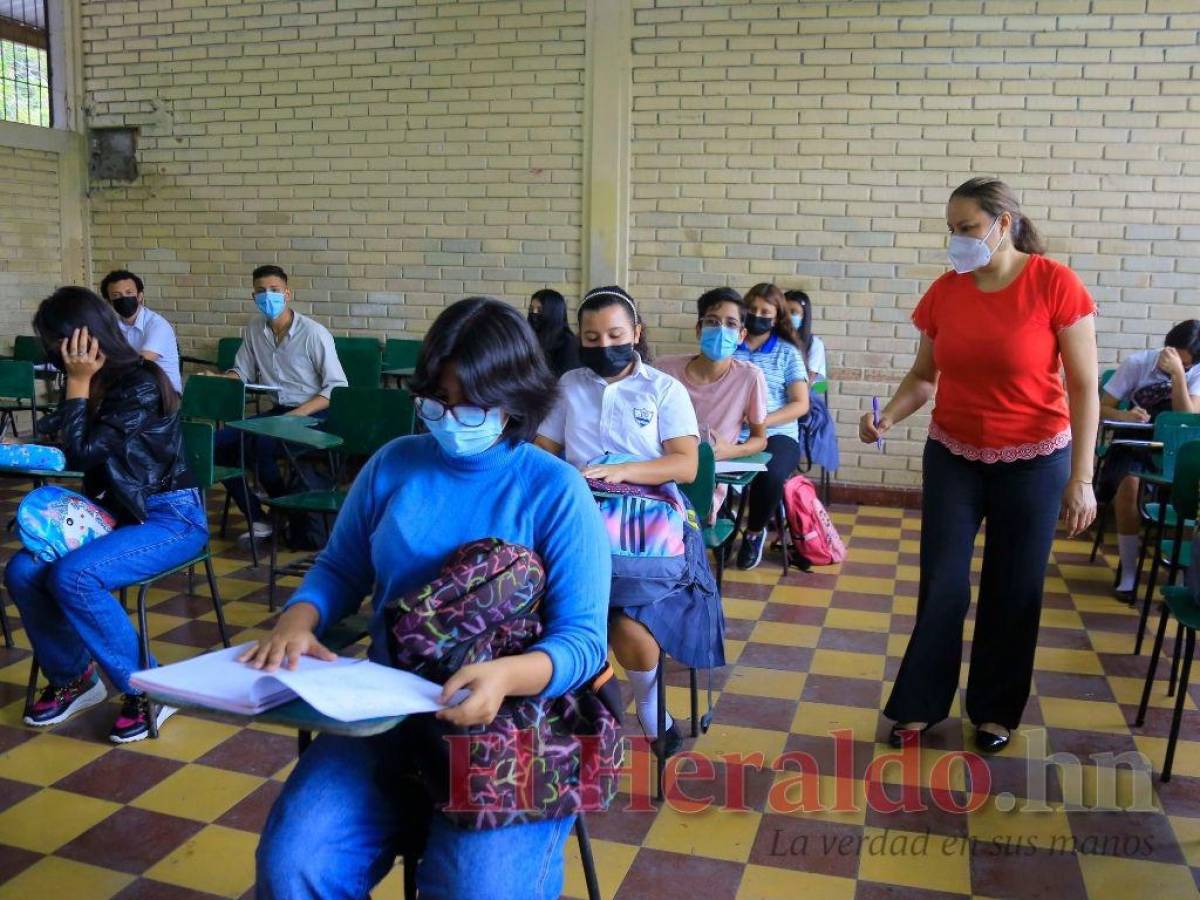 Cuestionan el retorno a clases presenciales después de la Semana Santa