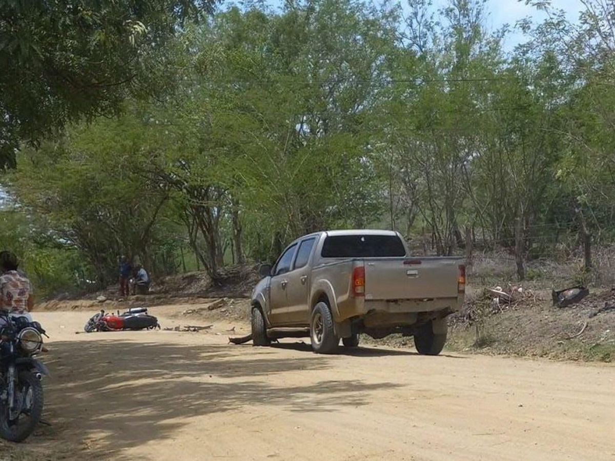 Un menor de edad muerto y otro herido tras colisión entre moto y pickup en Olanchito, Yoro