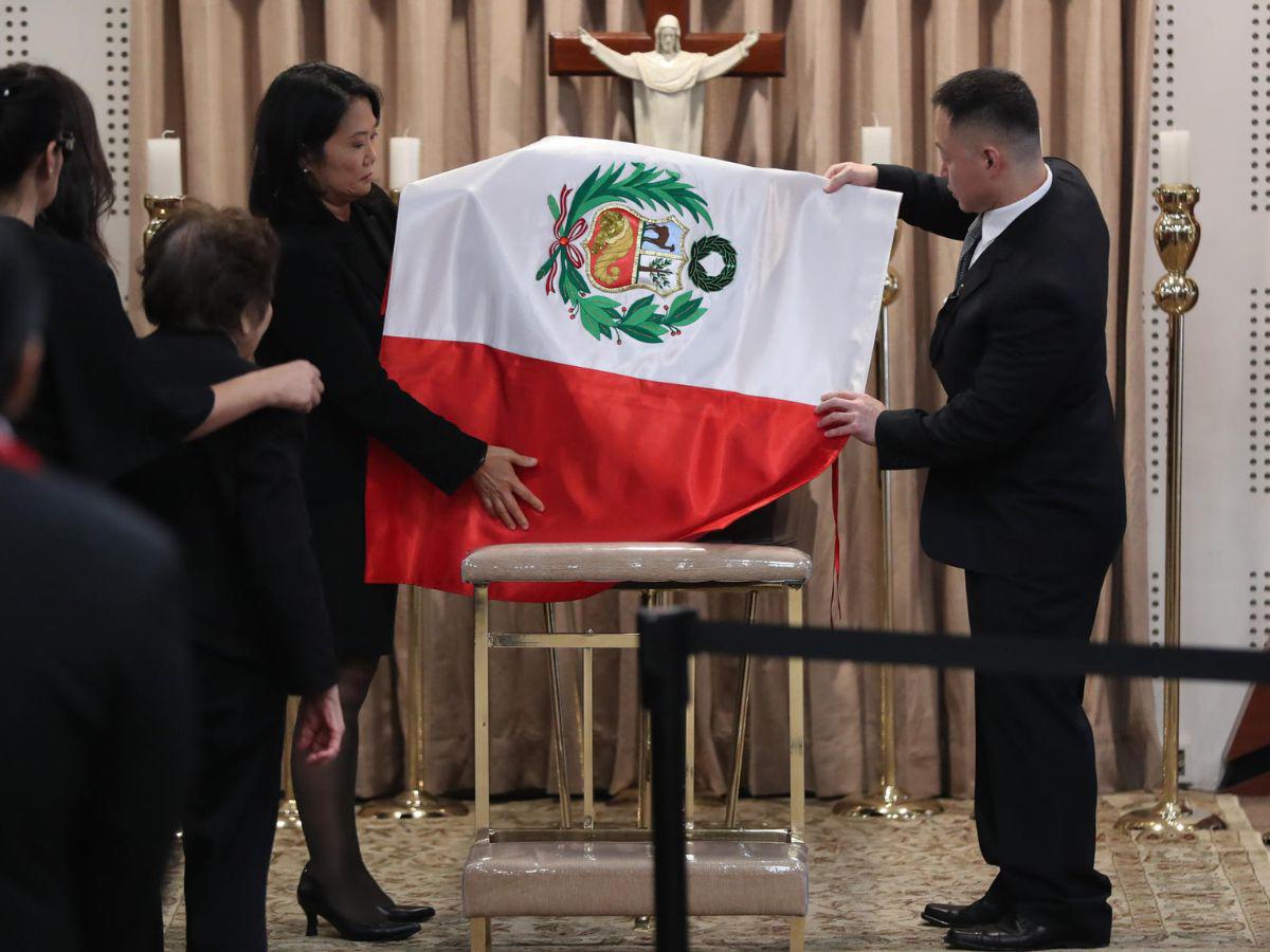 Fujimori recibe honores de Estado previo a su velorio en Lima, Perú