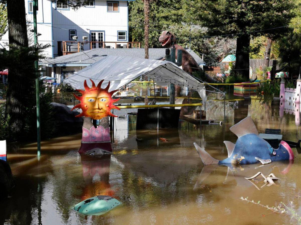 Tormenta deja inundado gran parte del norte de California; piden evacuar