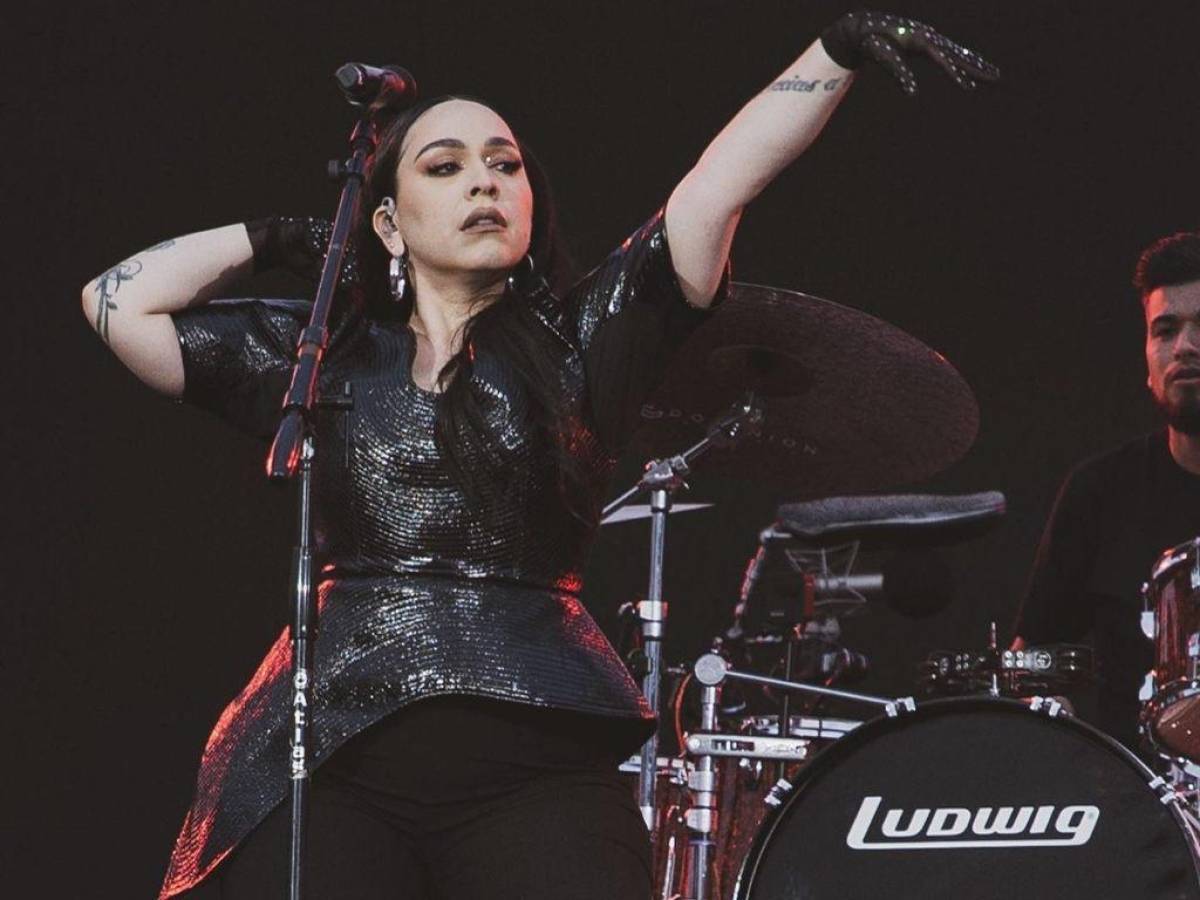 ¡Sueño cumplido! Carla Morrison abrió conciertos de Coldplay en México