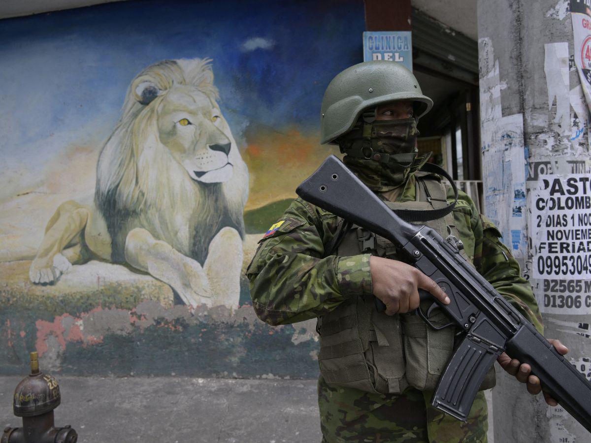 41 rehenes rescatados en cárceles de Ecuador; 136 aún están retenidos