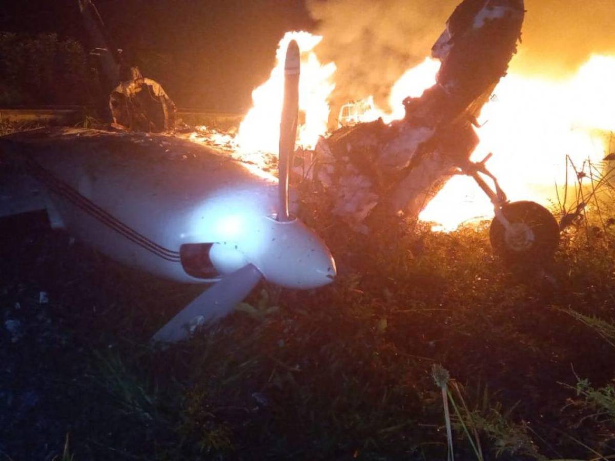 Aseguran presunta narcoavioneta hallada incinerada en Iriona, Colón