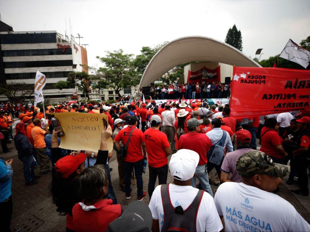 Expertos: Gobierno buscó dar buena imagen ante comunidad internacional en marcha del Día del Trabajador