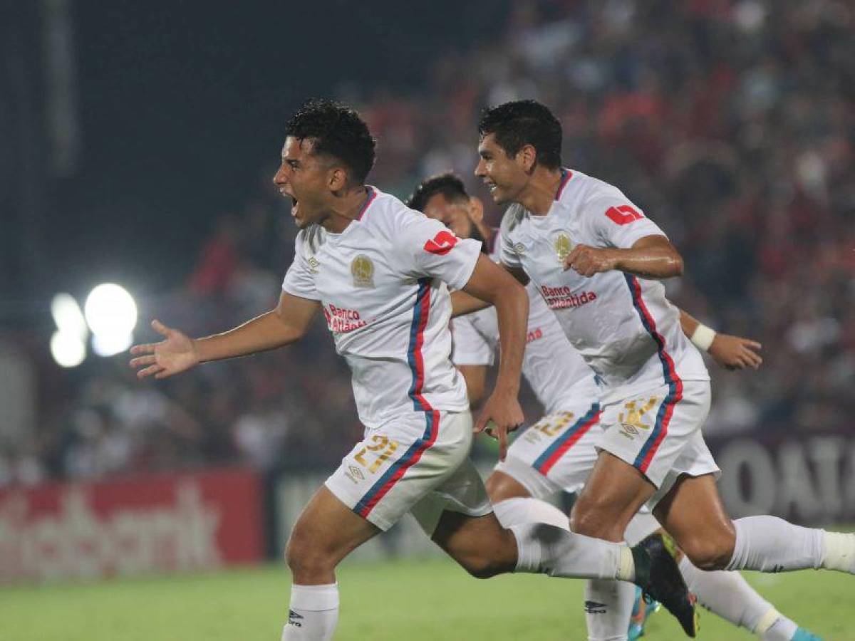 Un dribling y un derechazo, así fue el gol de Pinto que puso a Olimpia a tocar la gloria