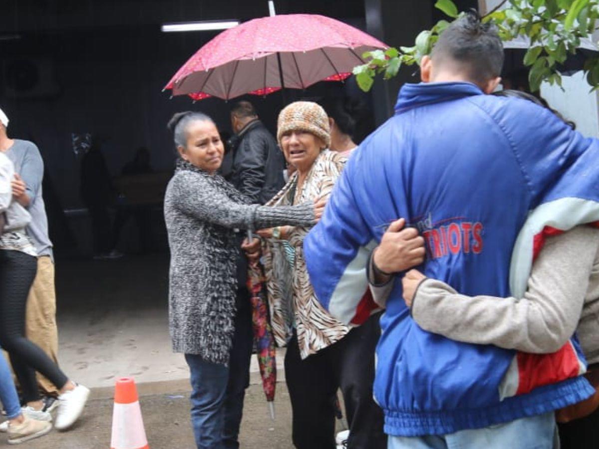 “Quiero ver a mi bebé”: Familiares de niñera fallecida en accidente de bus en la capital