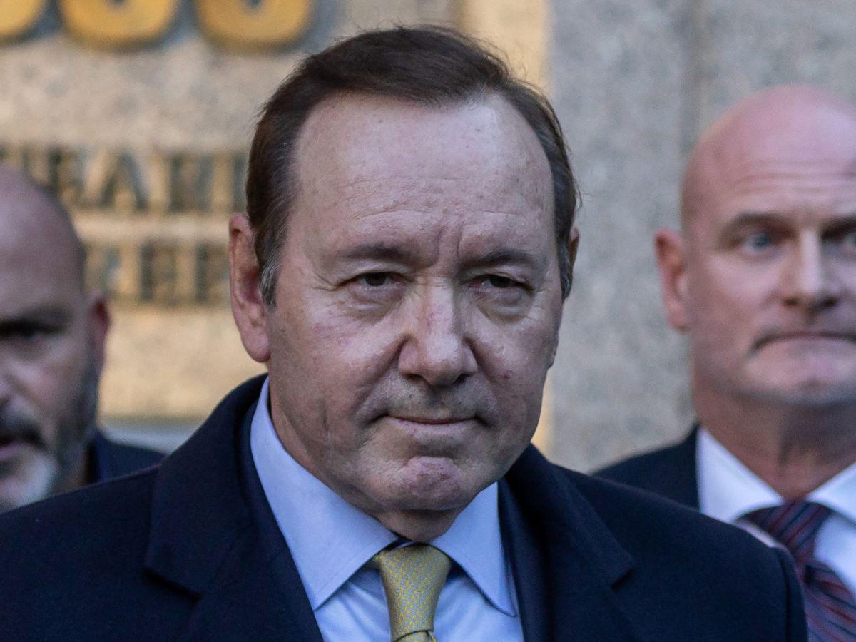 Hombre acusa al actor Kevin Spacey de ser un “depredador agresivo” durante juicio