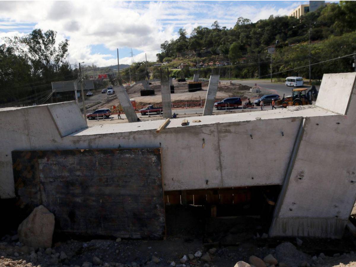 Así avanzan los trabajos de construcción de los puentes aéreos en Mateo