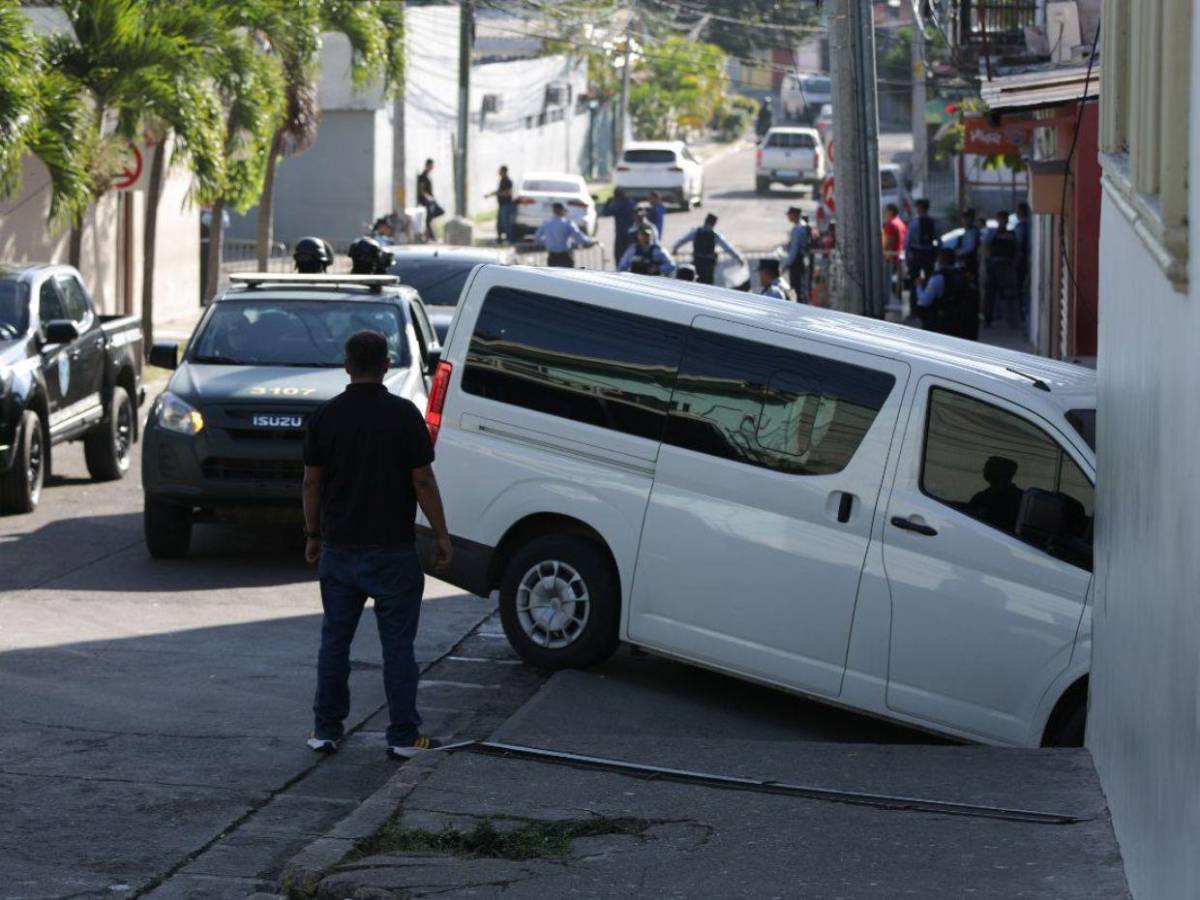 Exigencias de justicia y mucha expectativa:  ambiente en los juzgados por caso de Romeo Vásquez