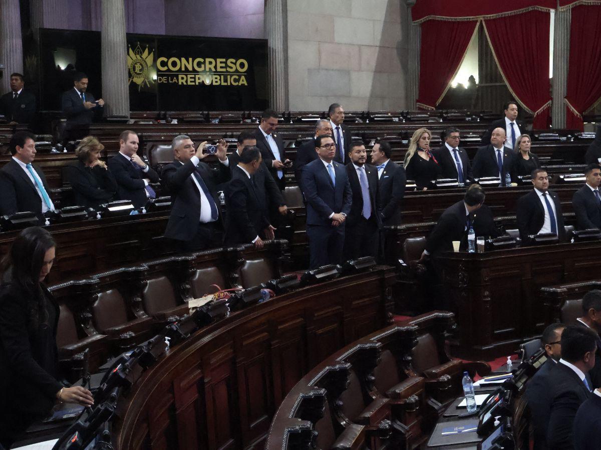 Guatemala: Congreso deja a diputados de Arévalo sin partido político