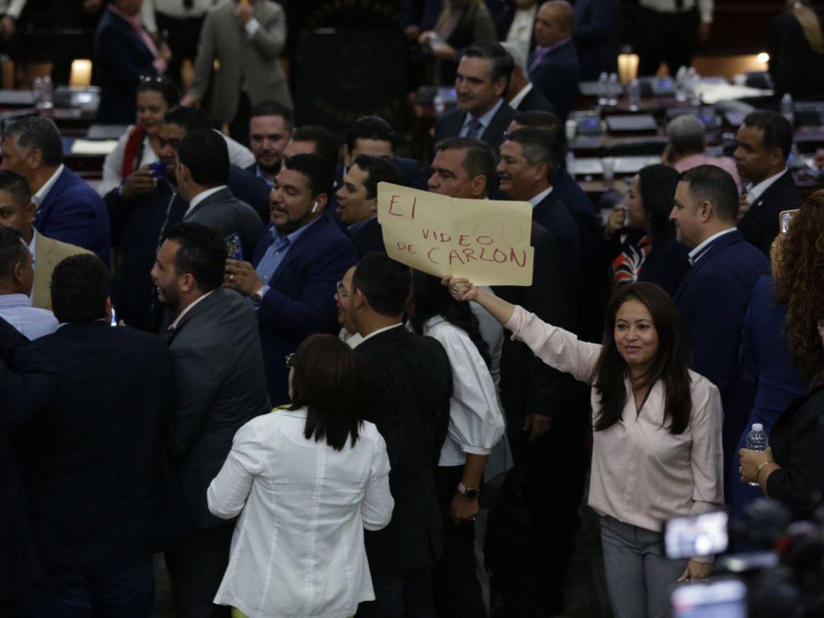 Lanzan botella con agua a Luis Redondo durante sesión en el Congreso Nacional