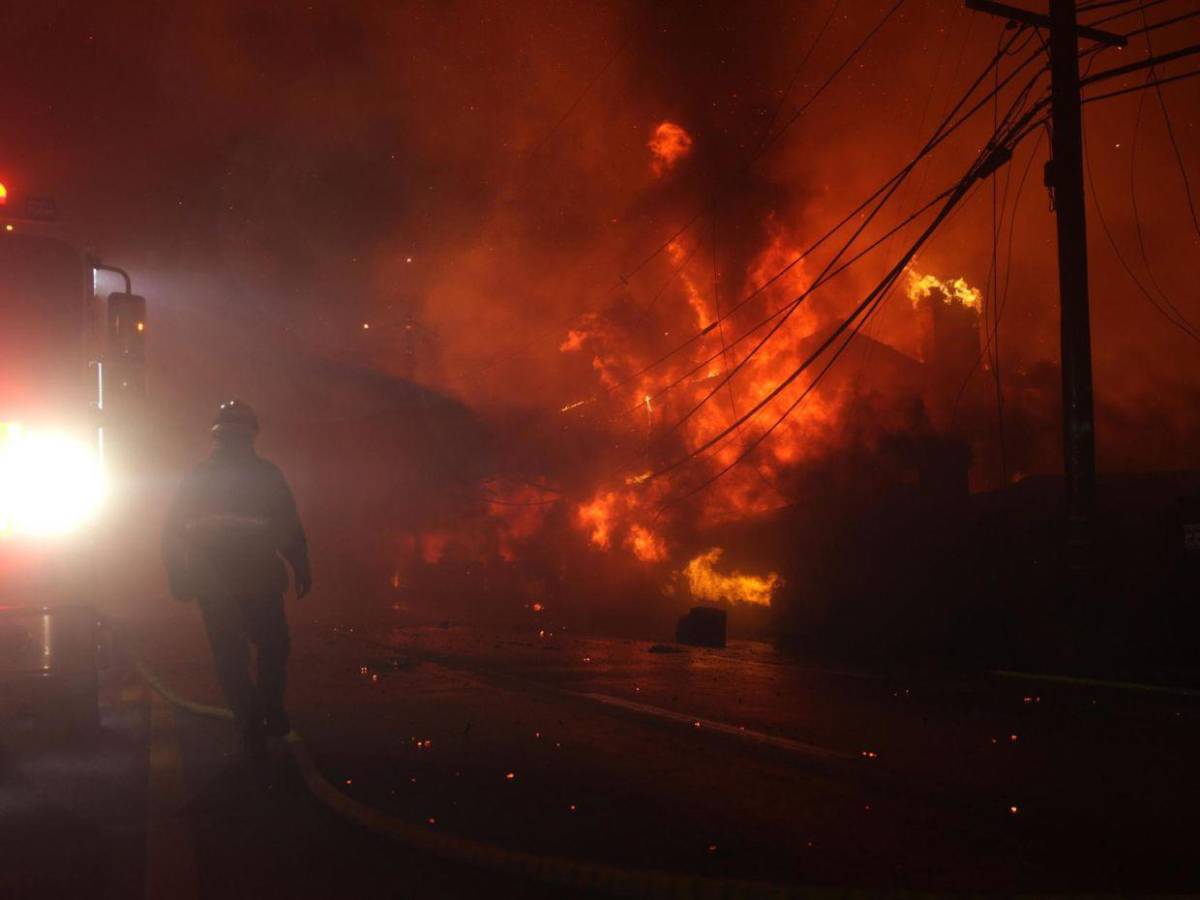 ¡Impactantes imágenes! Se agrava la situación de los incendios en Los Ángeles