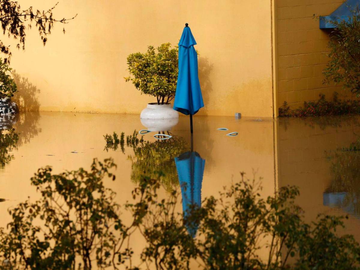 Tormenta deja inundado gran parte del norte de California; piden evacuar