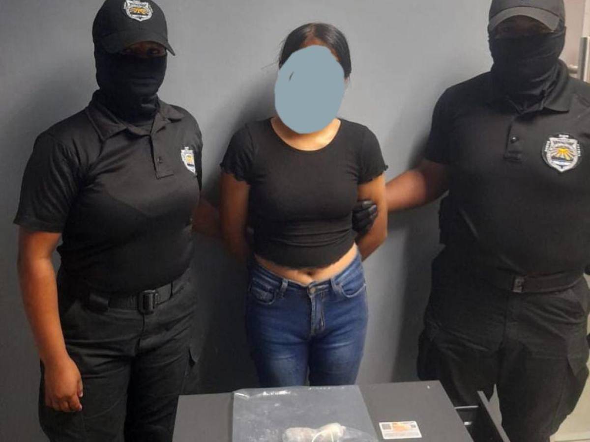 Cae jovencita que pretendía ingresar droga a “El Pozo”,cárcel de máxima seguridad