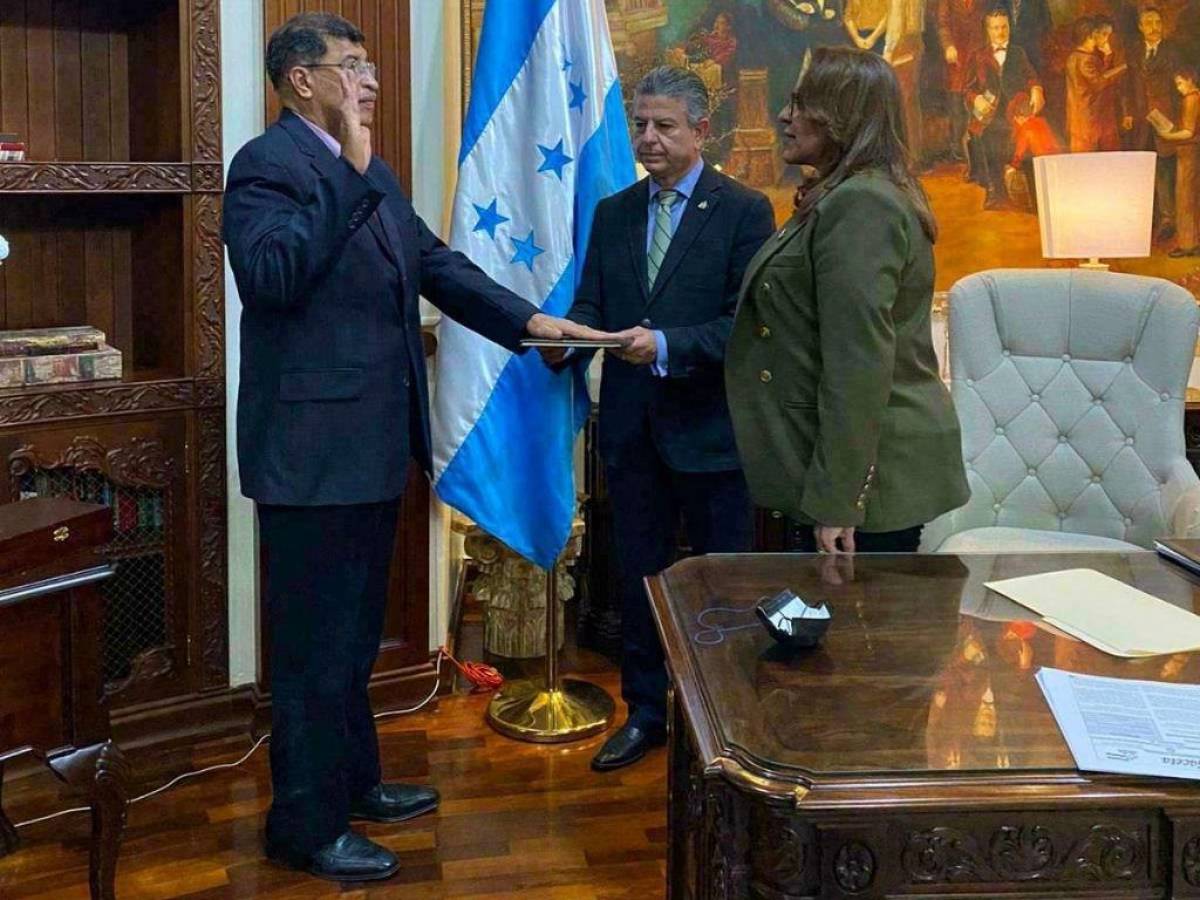 En febrero del presente año, siendo juramentado como presidente de Banhprovi por parte de la mandataria de la nación, Xiomara Castro.