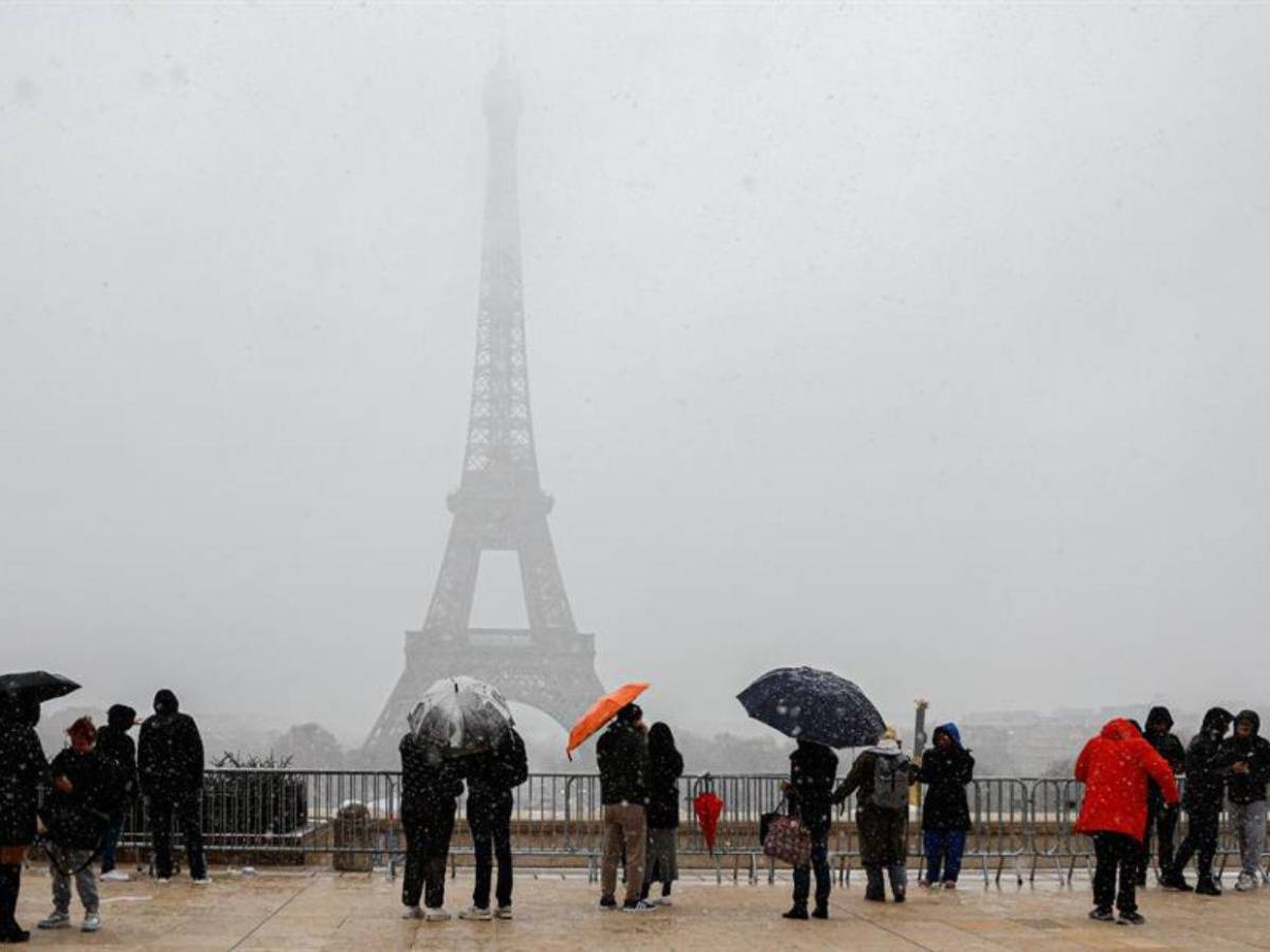 Temporal de nieve en Francia: vuelos cancelados y carreteras colapsadas