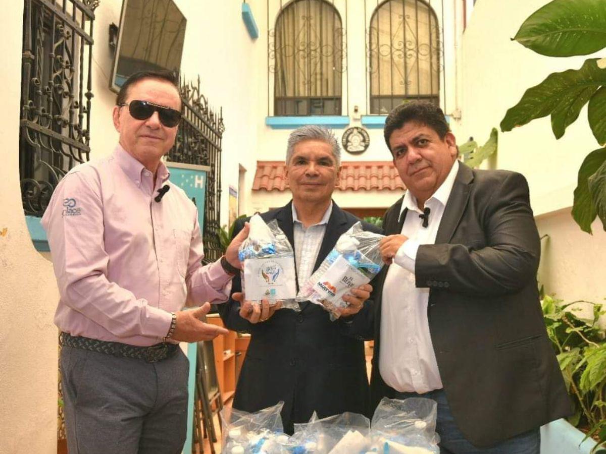 Realizan donación alimenticia para migrantes hondureños en México