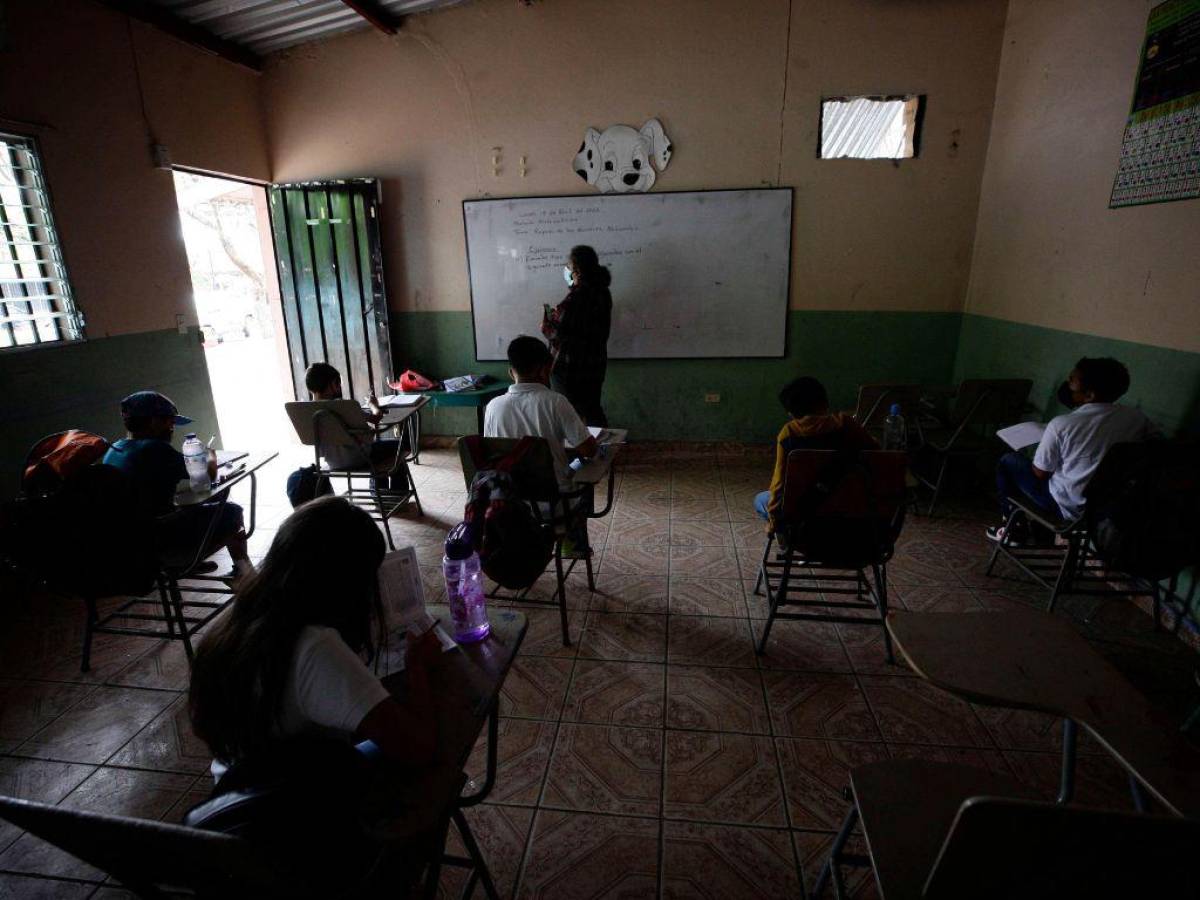 Padres de familia le dan la espalda a Ley de Educación Integral