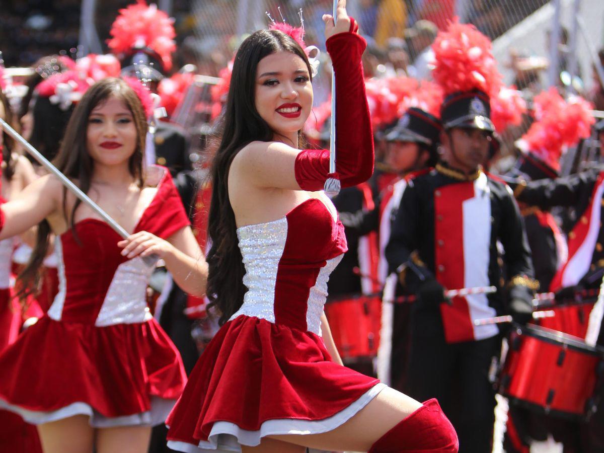 Las palillonas con las más bellas sonrisas durante los desfiles patrios