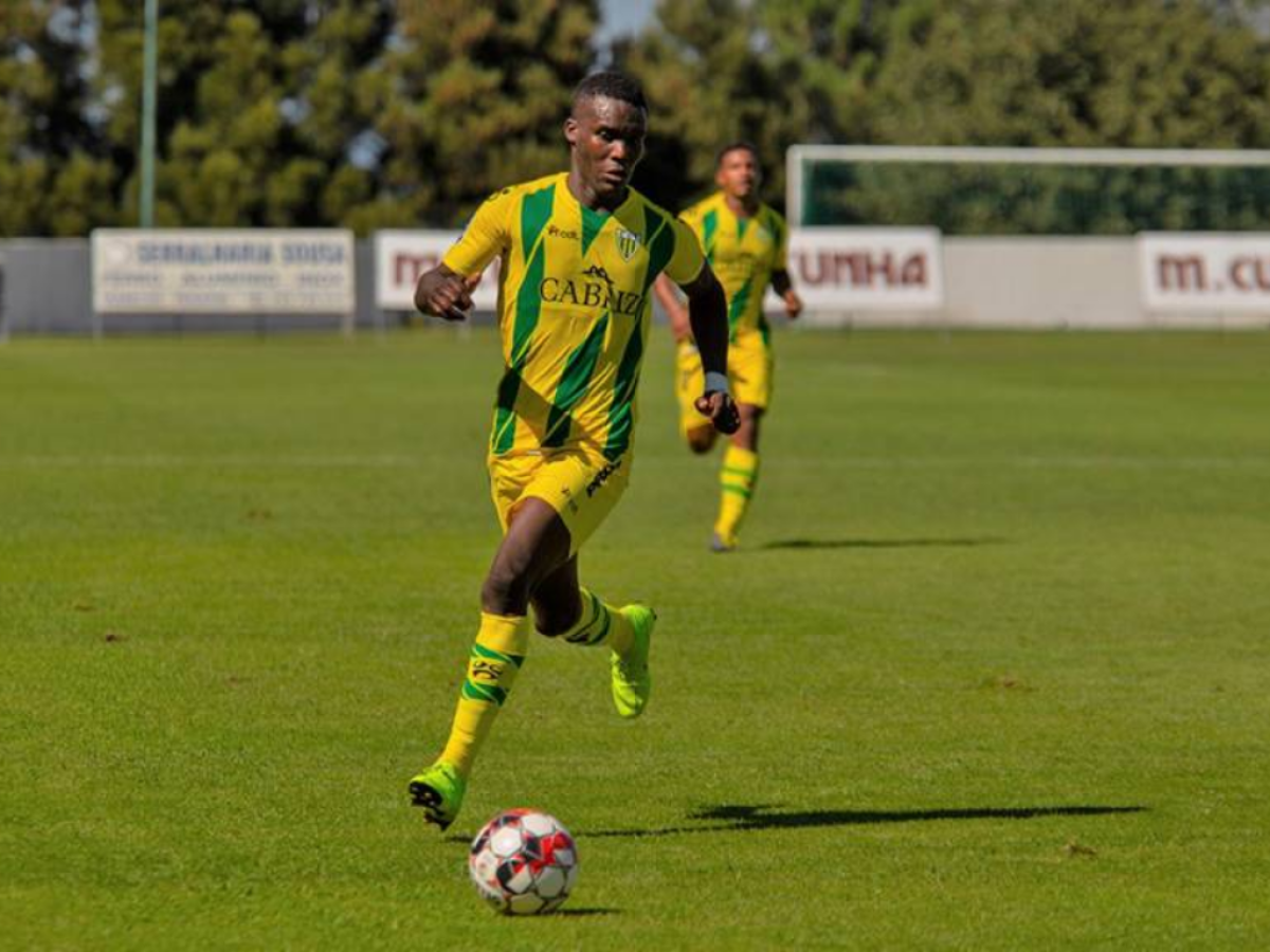 El legionario hondureño Rubilio Castillo rescindió su contrato con el Tondela