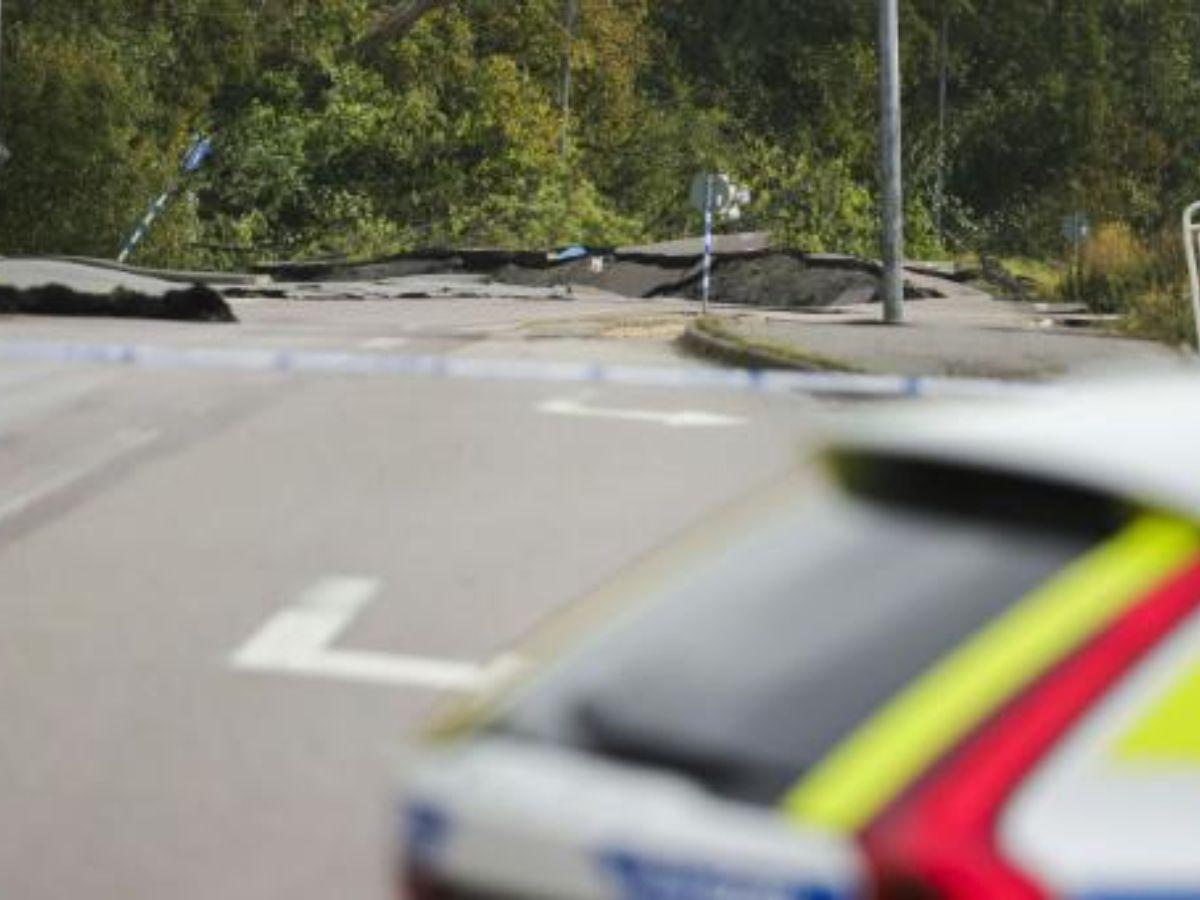 Tres heridos al hundirse un tramo de una autopista en Suecia