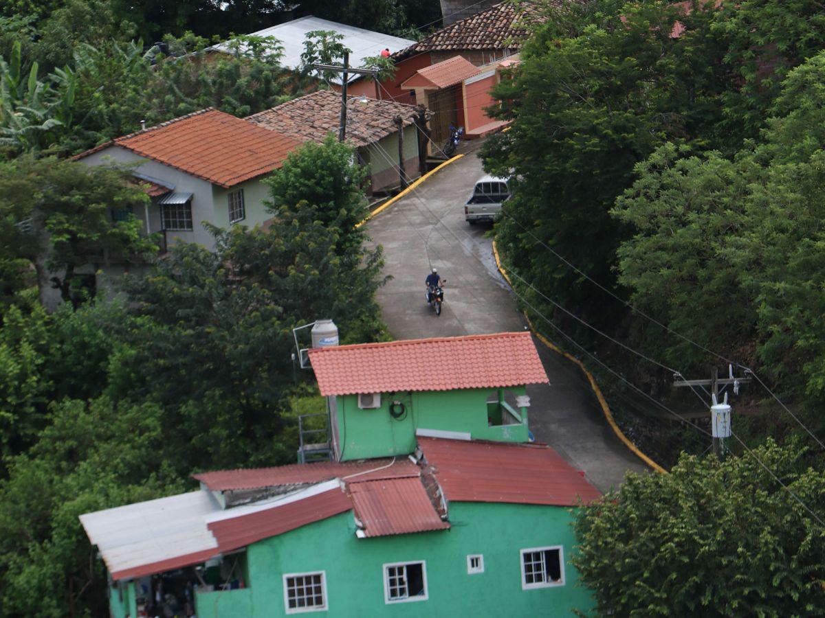 $!En San Francisco de Coray, Valle, la gente vive de las remesas. Las casas fueron reparadas o remodeladas por hondureños que emigraron de esa zona debido a la falta de oportunidades.