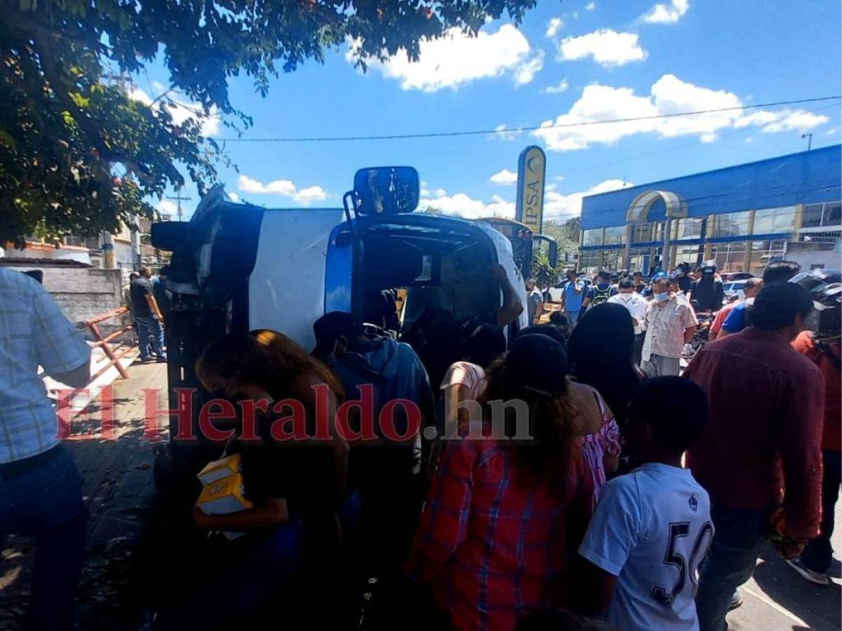 Caos en el bulevar Suyapa: accidente entre autobuses deja varios heridos y pérdidas materiales