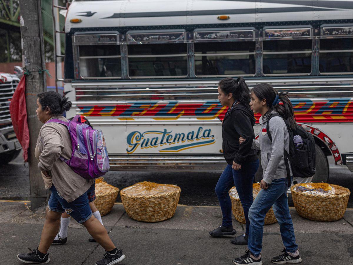 Transportistas de Honduras y Guatemala trabajan para pagar extorsión a maras