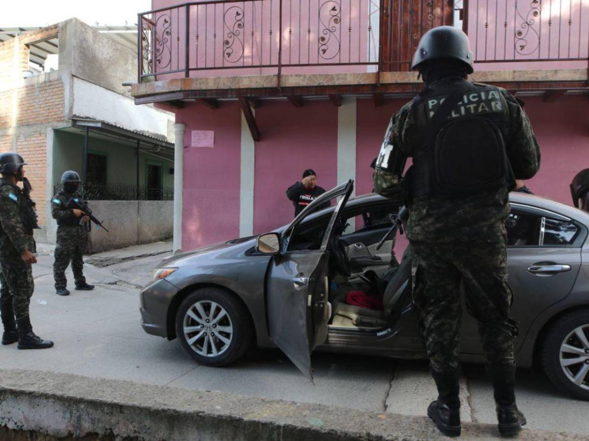 Fuertes operativos tras muerte de policía militar en enfrentamiento en La Laguna