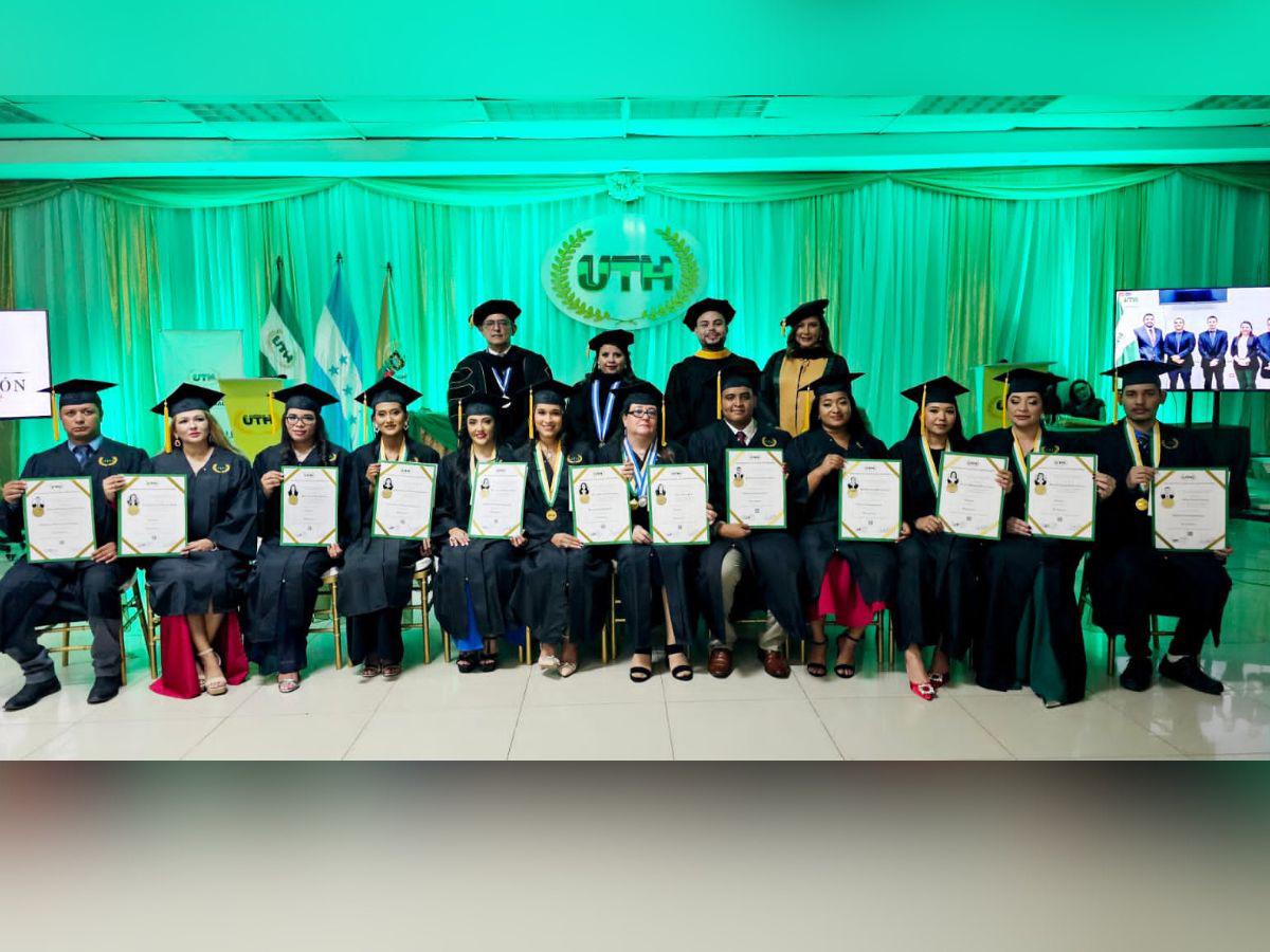 UTH Campus Juticalpa celebra quinta promoción de graduados