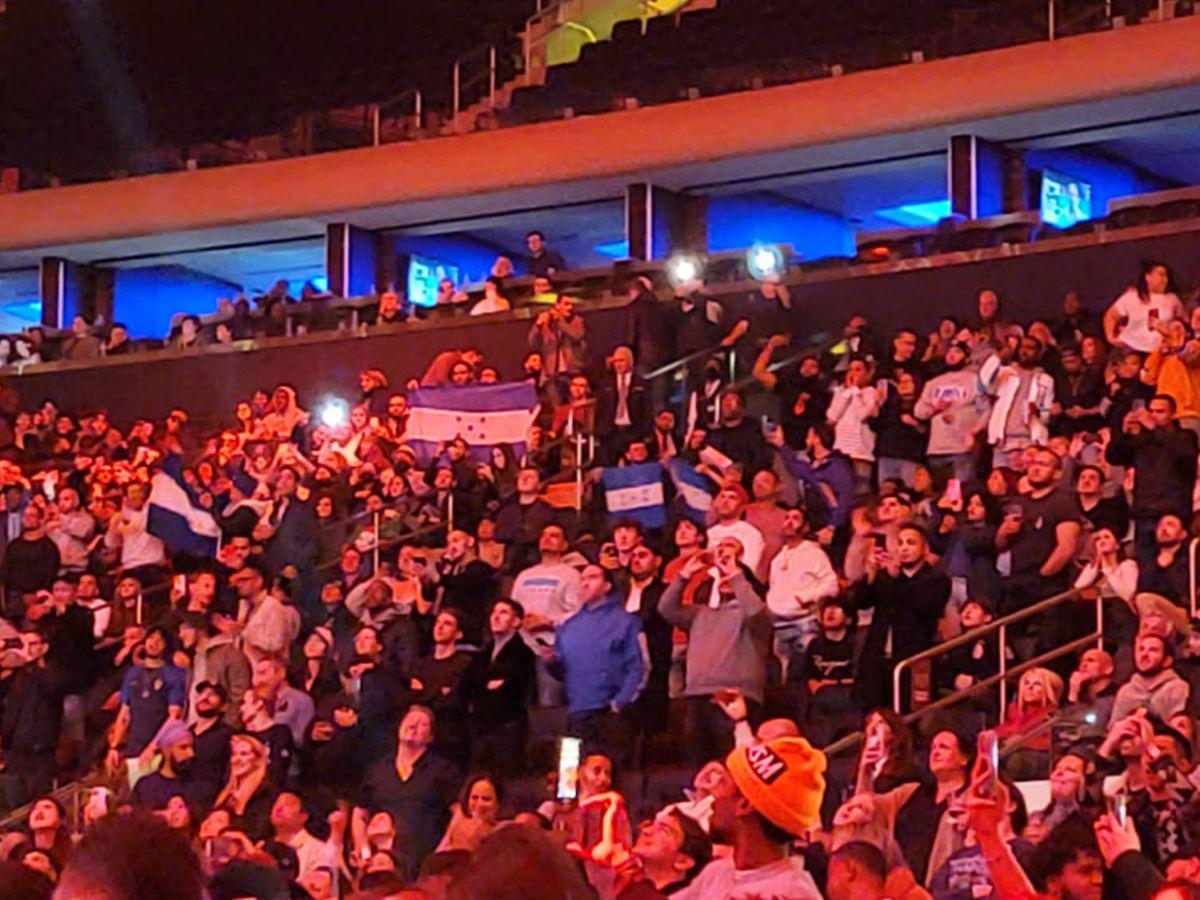 Las Banderas de Honduras están presentes en el Madison Square Garden.