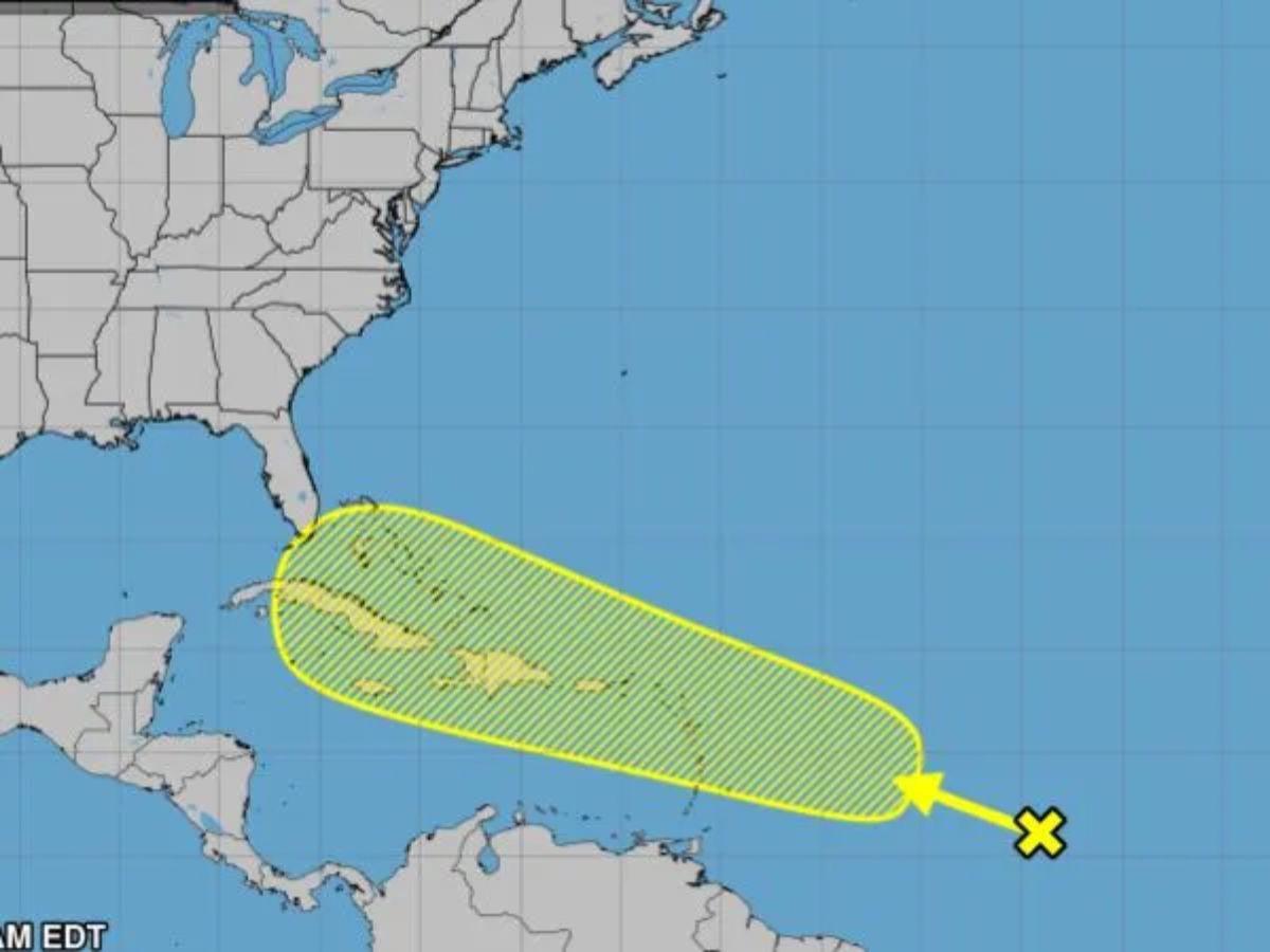 Bajo vigilancia onda tropical que podría convertirse en huracán en el Atlántico