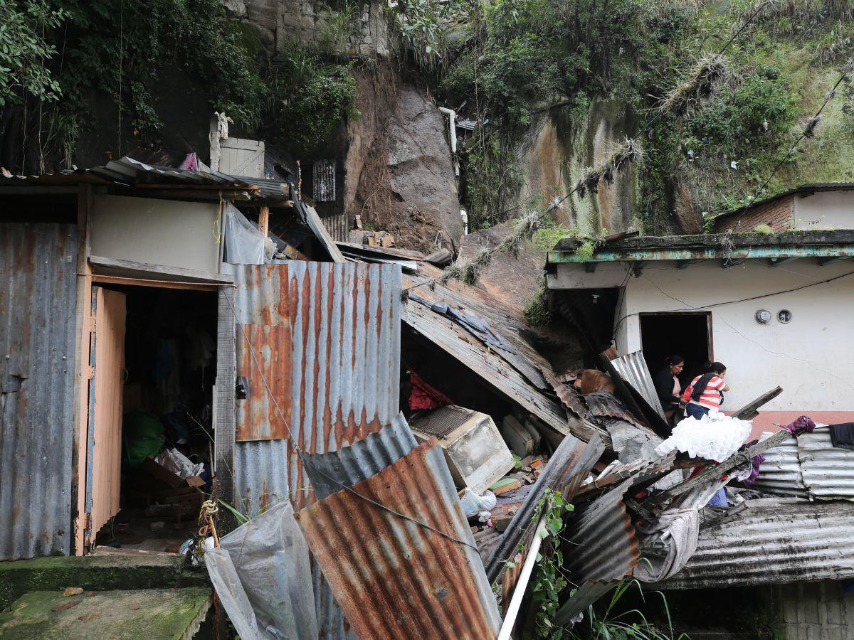 Lluvias por tropical Sara provocan deslizamientos colonia La Peña de la capital