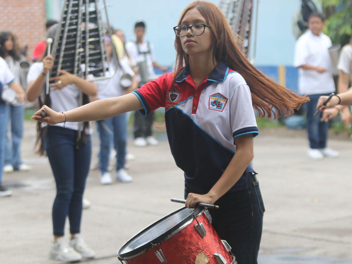 Entrega y pasión por la música: banda del Milla Selva busca brillar en los desfiles