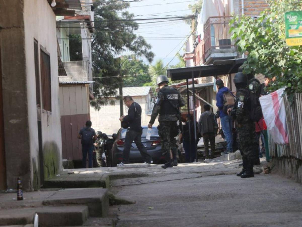 Fuertes operativos tras muerte de policía militar en enfrentamiento en La Laguna