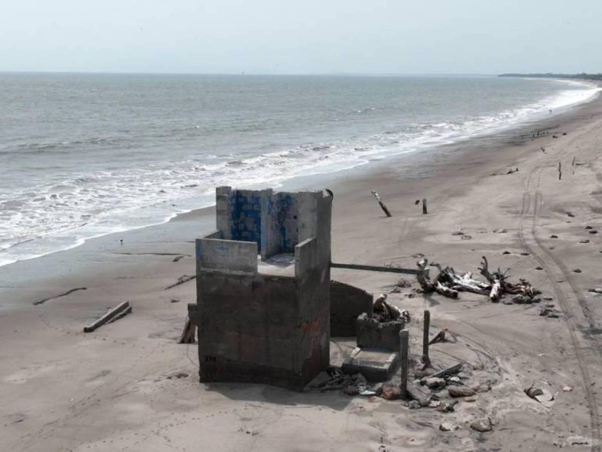 Devastación, éxodo y abandono: así arrasa el mar con Cedeño