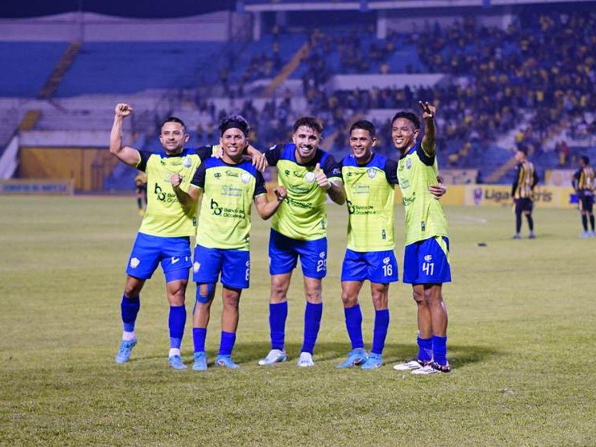 ¡Batacazo! Olancho FC enmudece el Olímpico venciendo 2-0 a Real España