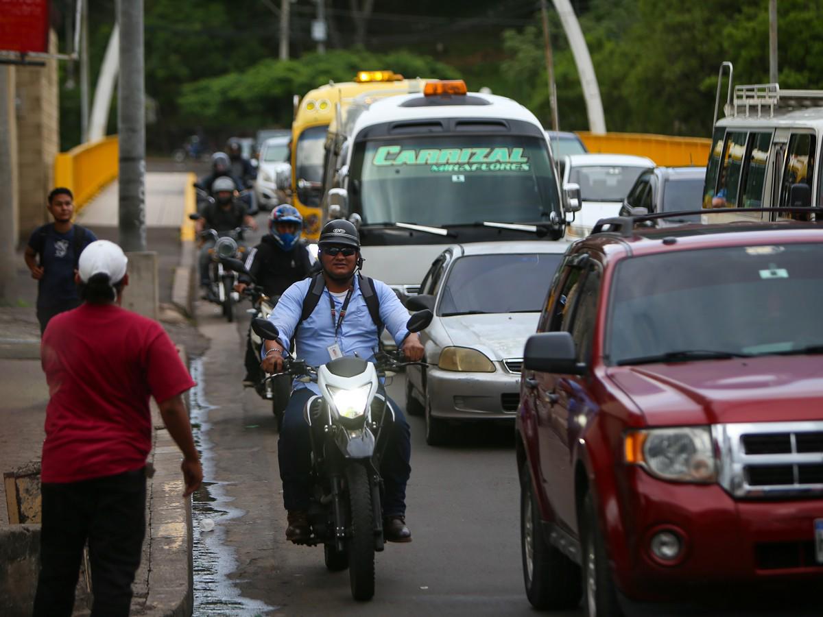 Malas costumbres que se deben evitar para  prevenir accidentes en moto