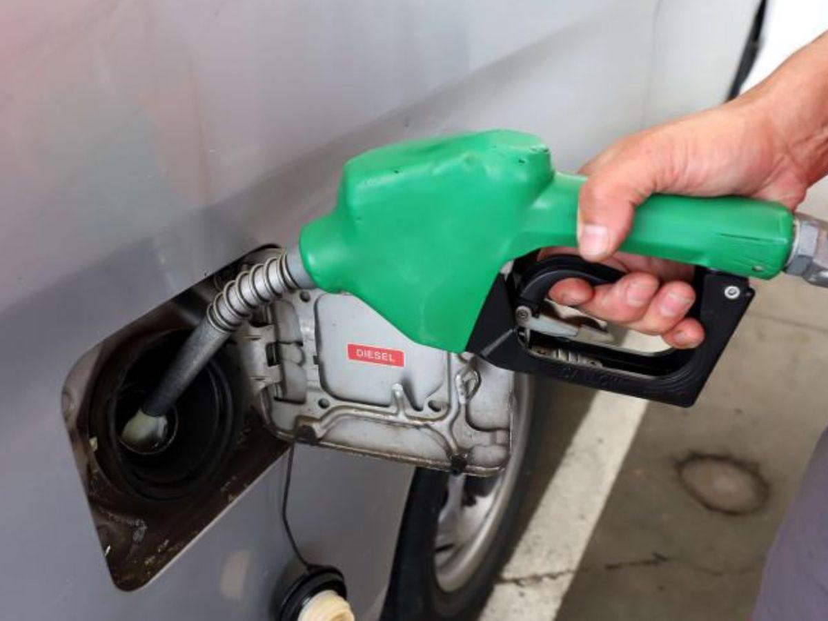 Gasolinas bajarán entre 1.66 lempiras y 5 centavos a partir del lunes 26 de agosto