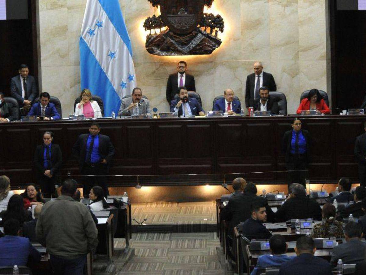 Acuerdos siguen sin llegar en el Congreso Nacional para la elección del TSC