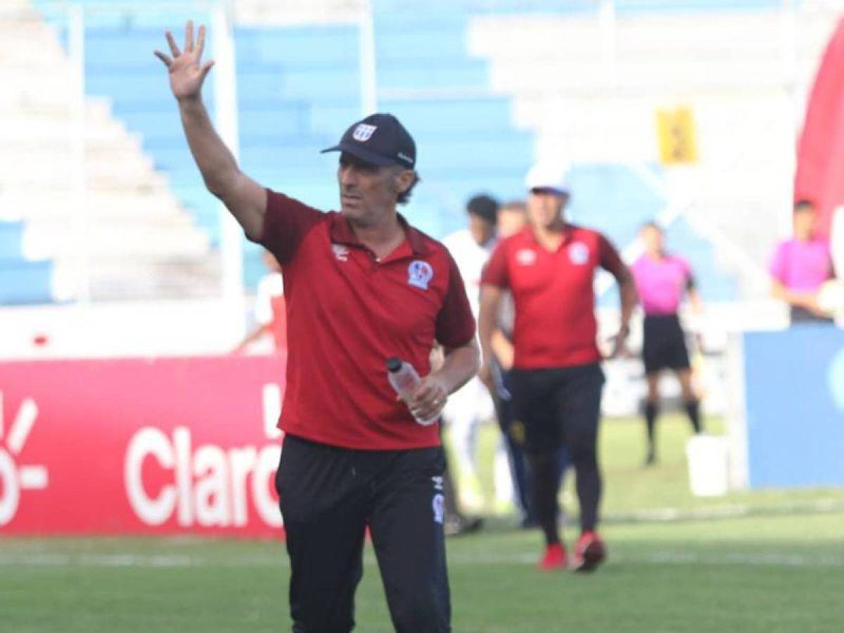 “Todavía estábamos pensando en el partido del martes ante Motagua y no estuvimos en este”: Pedro Troglio