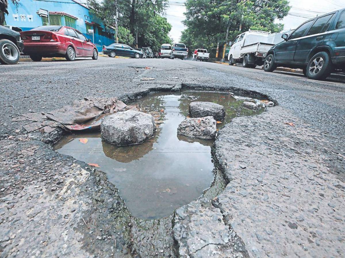 Reparación vial no duró ni un año y surgen una vez más los baches en calles de Tegucigalpa