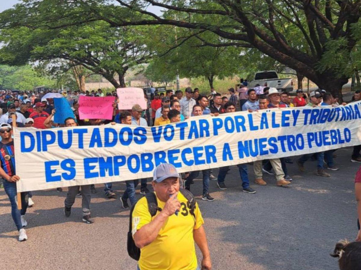 “Síntoma de dictadura”: Reprueban medida de la presidenta Castro en contra de manifestación