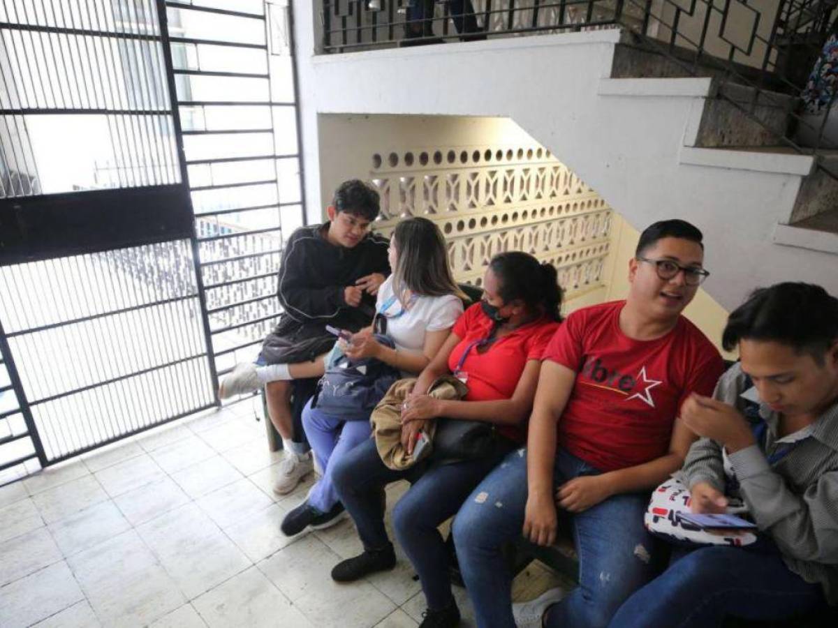 Colectivos de Libre protestan en la Región Metropolitana de Salud por tercer día consecutivo