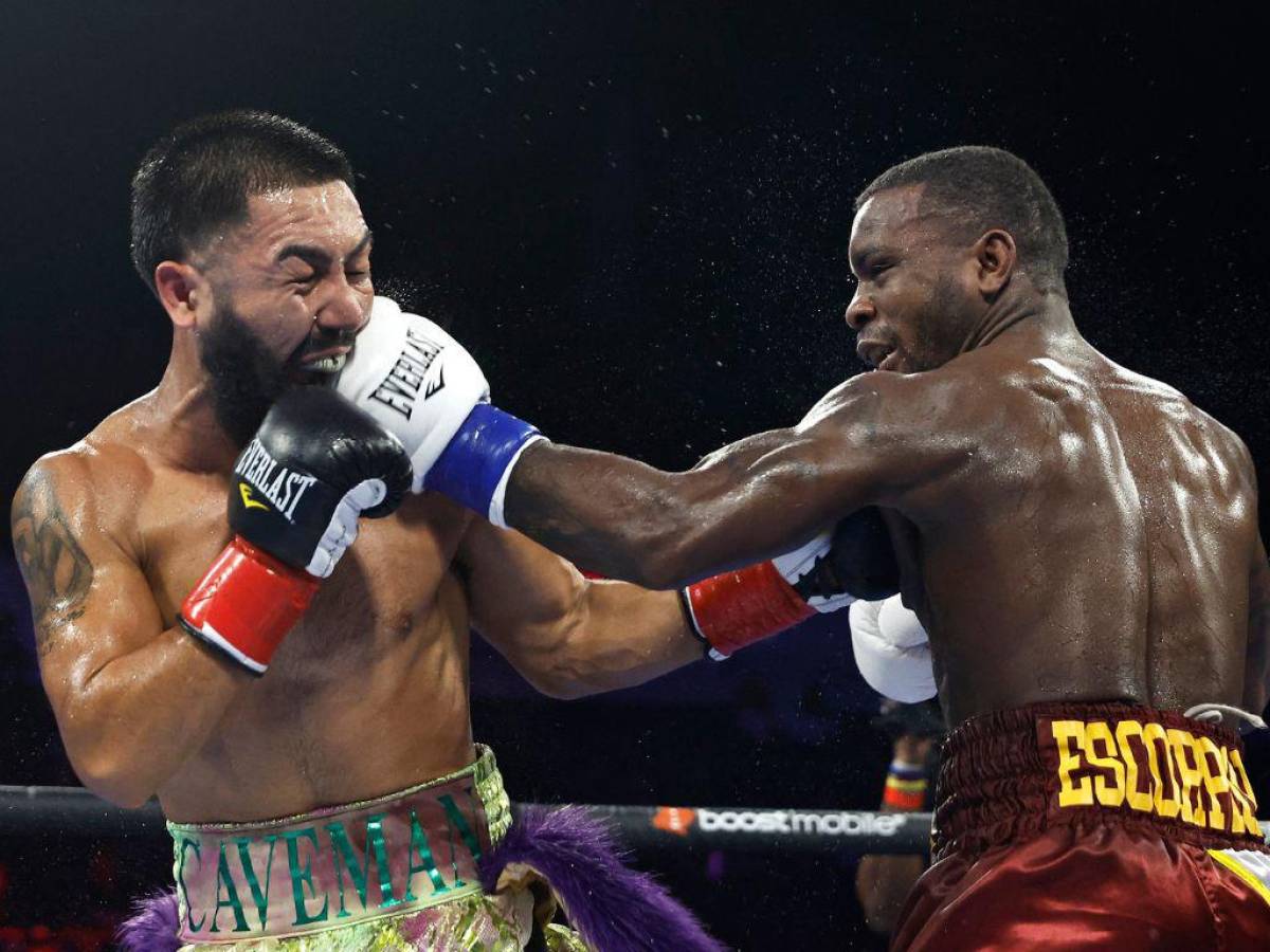 Josec “El Escorpión” Ruiz durante el combate contra Miguel Contreras en San Diego.