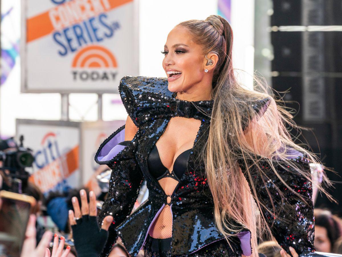 JLo se habría sometido a una cirugía para “recuperar su brillo” tras divorcio