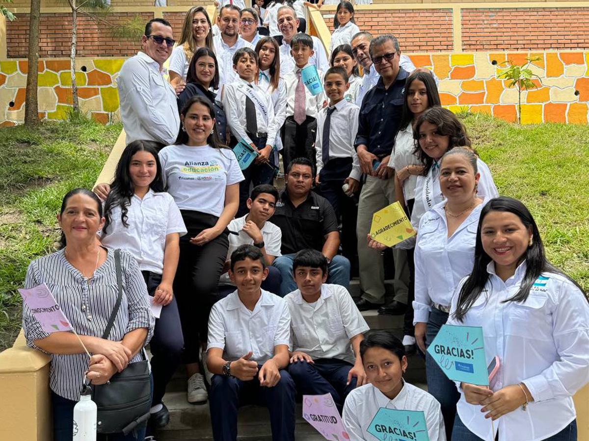 Fundación Ficohsa y USAID inauguran renovado centro educativo en Copán