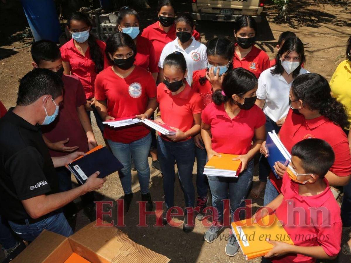 EL HERALDO donó útiles escolares.